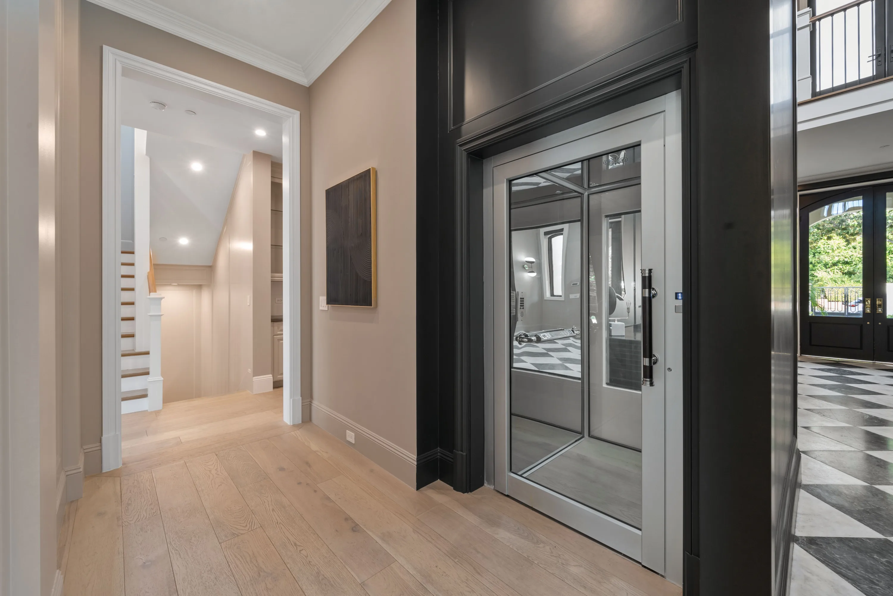Camden Classic luxury villa in Beverly Hills featuring sophisticated contemporary design, elegant furnishings, spacious living areas, and premium finishes in an exclusive Los Angeles vacation rental.