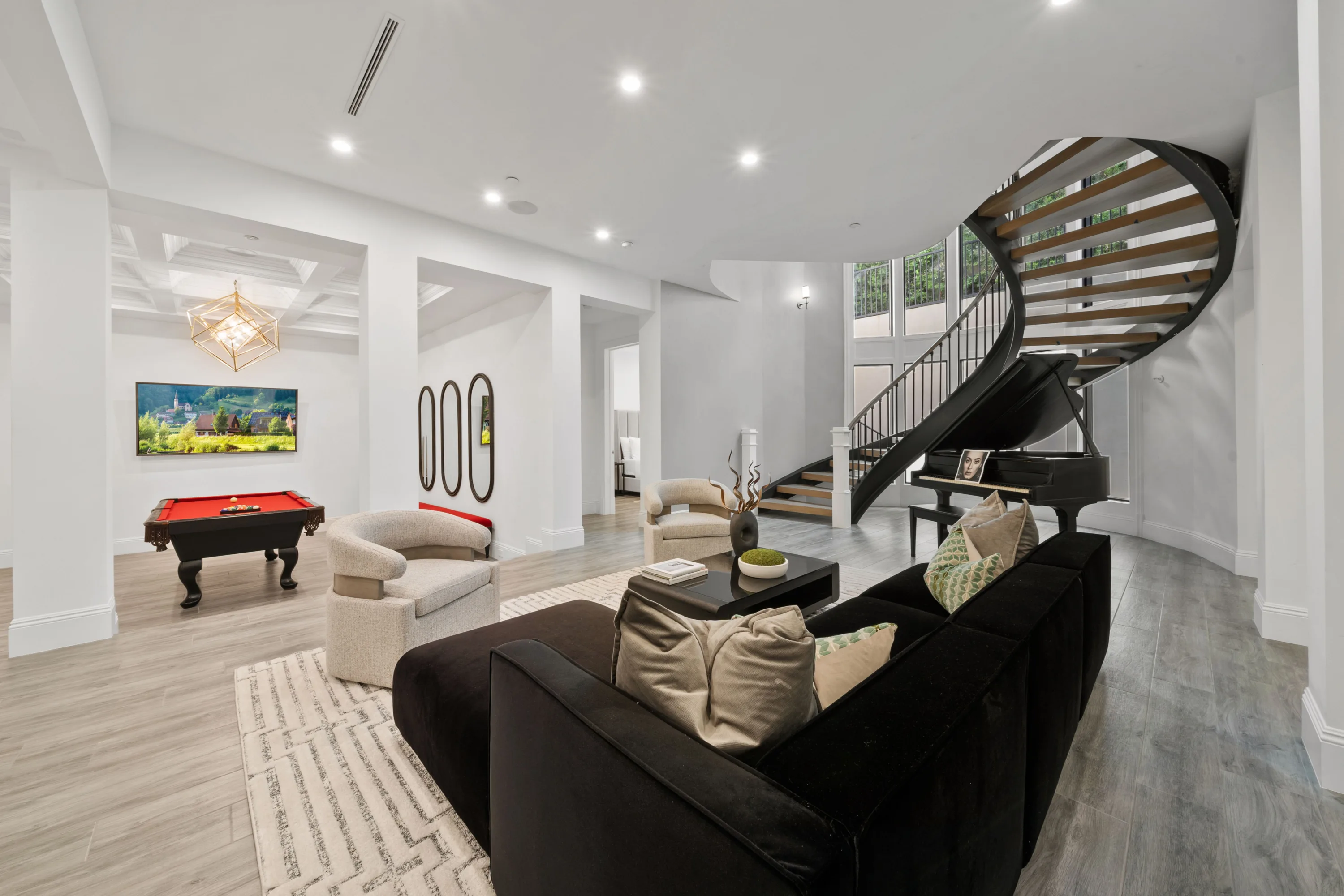 Camden Classic luxury villa in Beverly Hills featuring sophisticated contemporary design, elegant furnishings, spacious living areas, and premium finishes in an exclusive Los Angeles vacation rental.