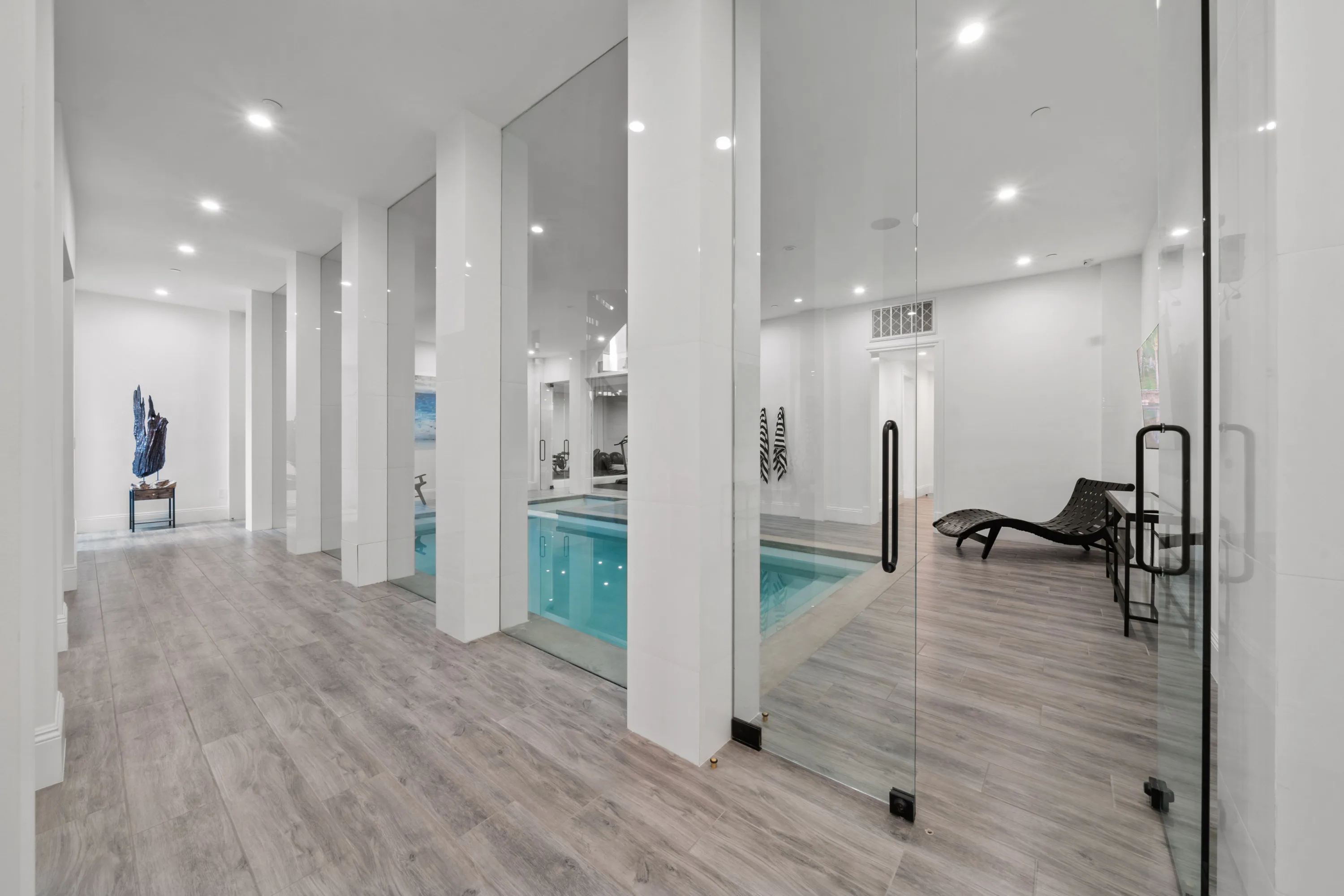 Camden Classic luxury villa in Beverly Hills featuring sophisticated contemporary design, elegant furnishings, spacious living areas, and premium finishes in an exclusive Los Angeles vacation rental.