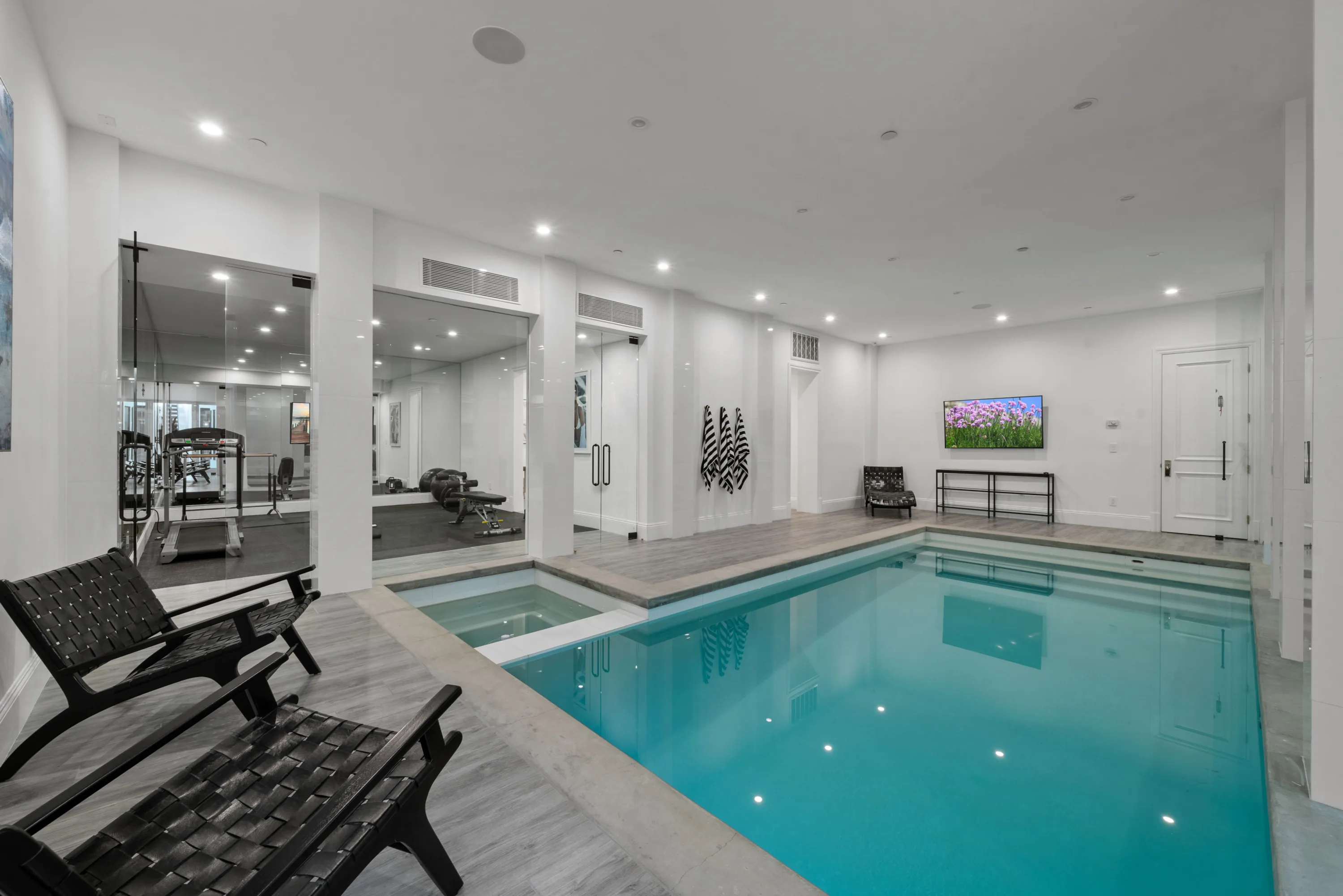 Camden Classic luxury villa in Beverly Hills featuring sophisticated contemporary design, elegant furnishings, spacious living areas, and premium finishes in an exclusive Los Angeles vacation rental.