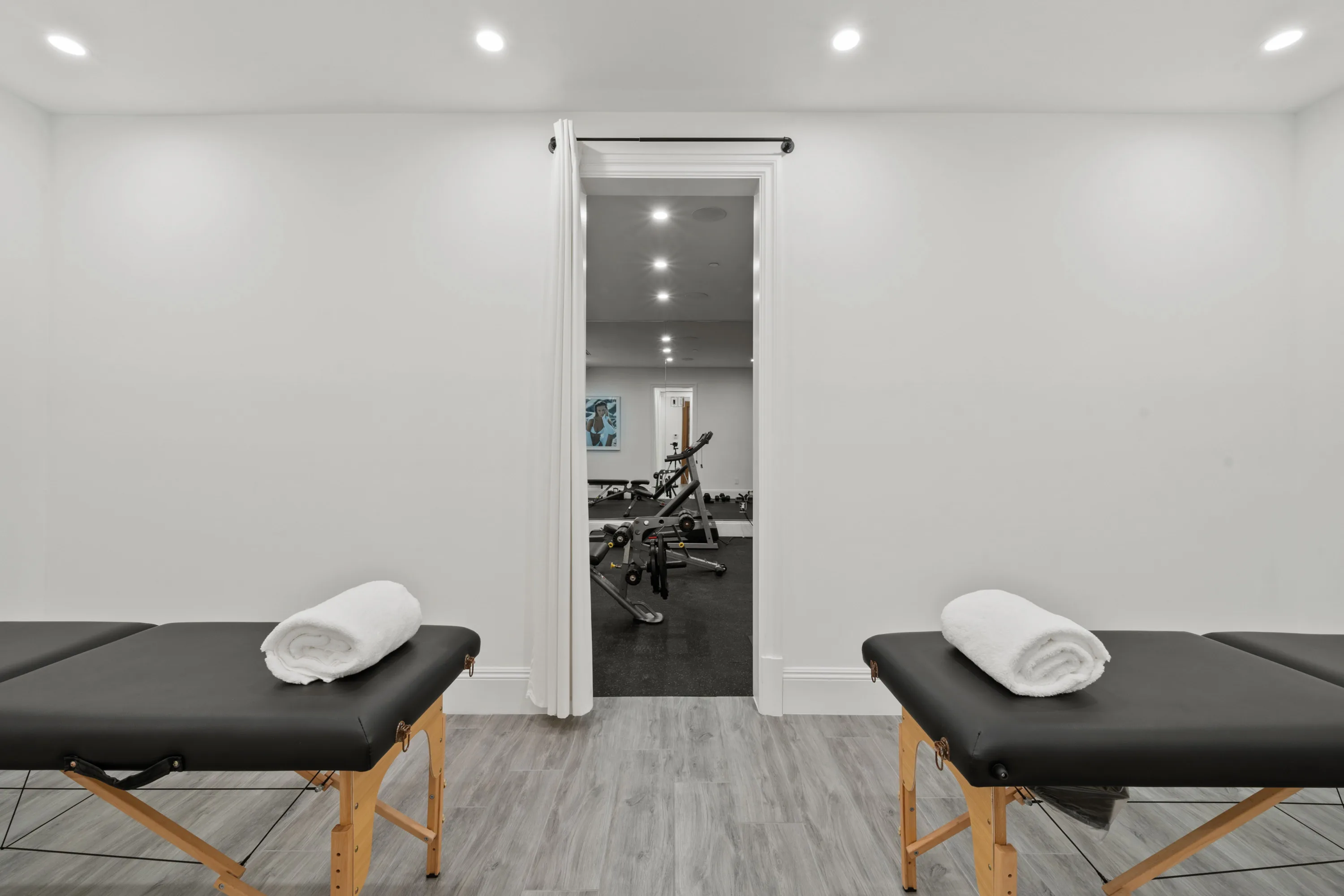 Camden Classic luxury villa in Beverly Hills featuring sophisticated contemporary design, elegant furnishings, spacious living areas, and premium finishes in an exclusive Los Angeles vacation rental.