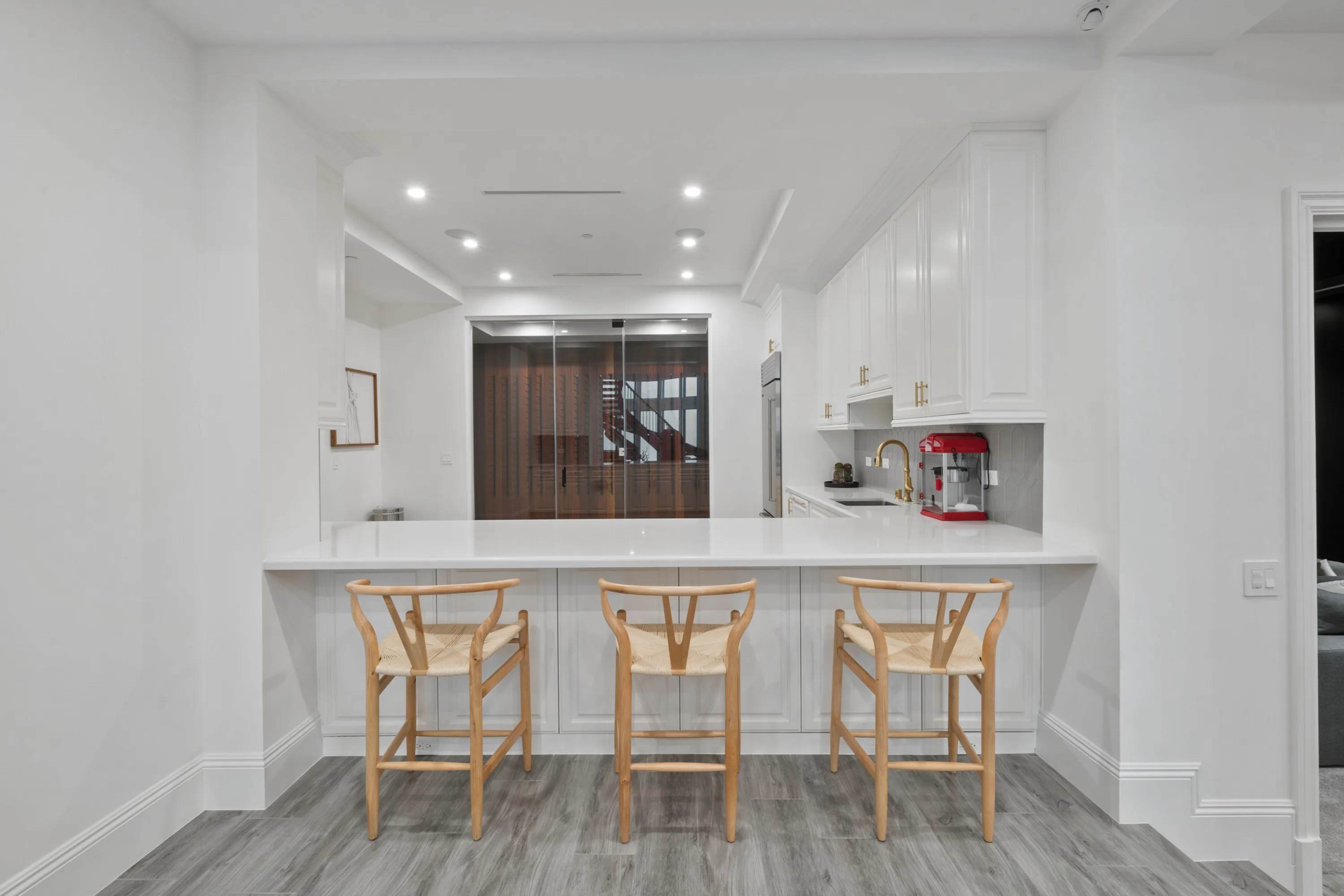Camden Classic luxury villa in Beverly Hills featuring sophisticated contemporary design, elegant furnishings, spacious living areas, and premium finishes in an exclusive Los Angeles vacation rental.