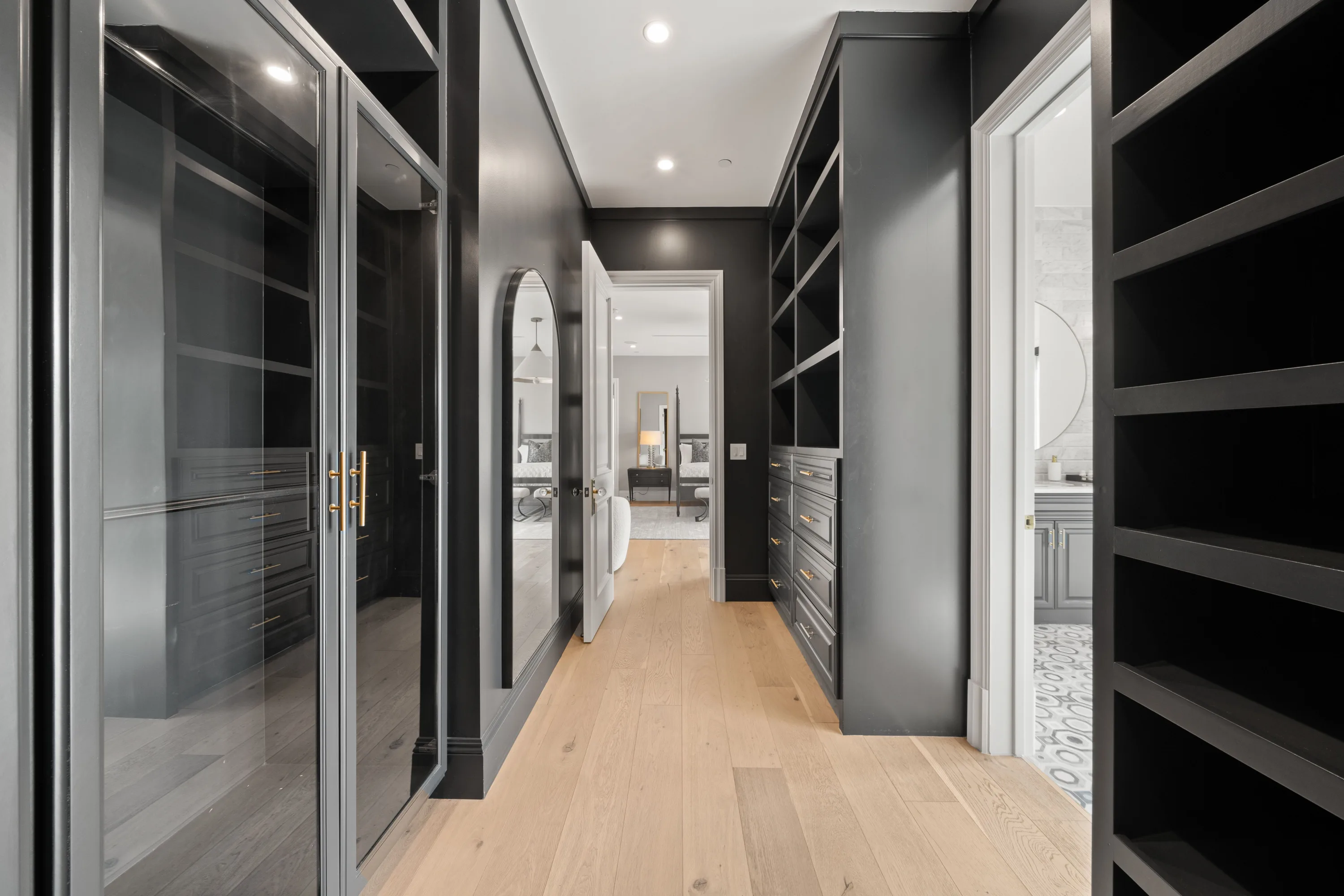 Camden Classic luxury villa in Beverly Hills featuring sophisticated contemporary design, elegant furnishings, spacious living areas, and premium finishes in an exclusive Los Angeles vacation rental.