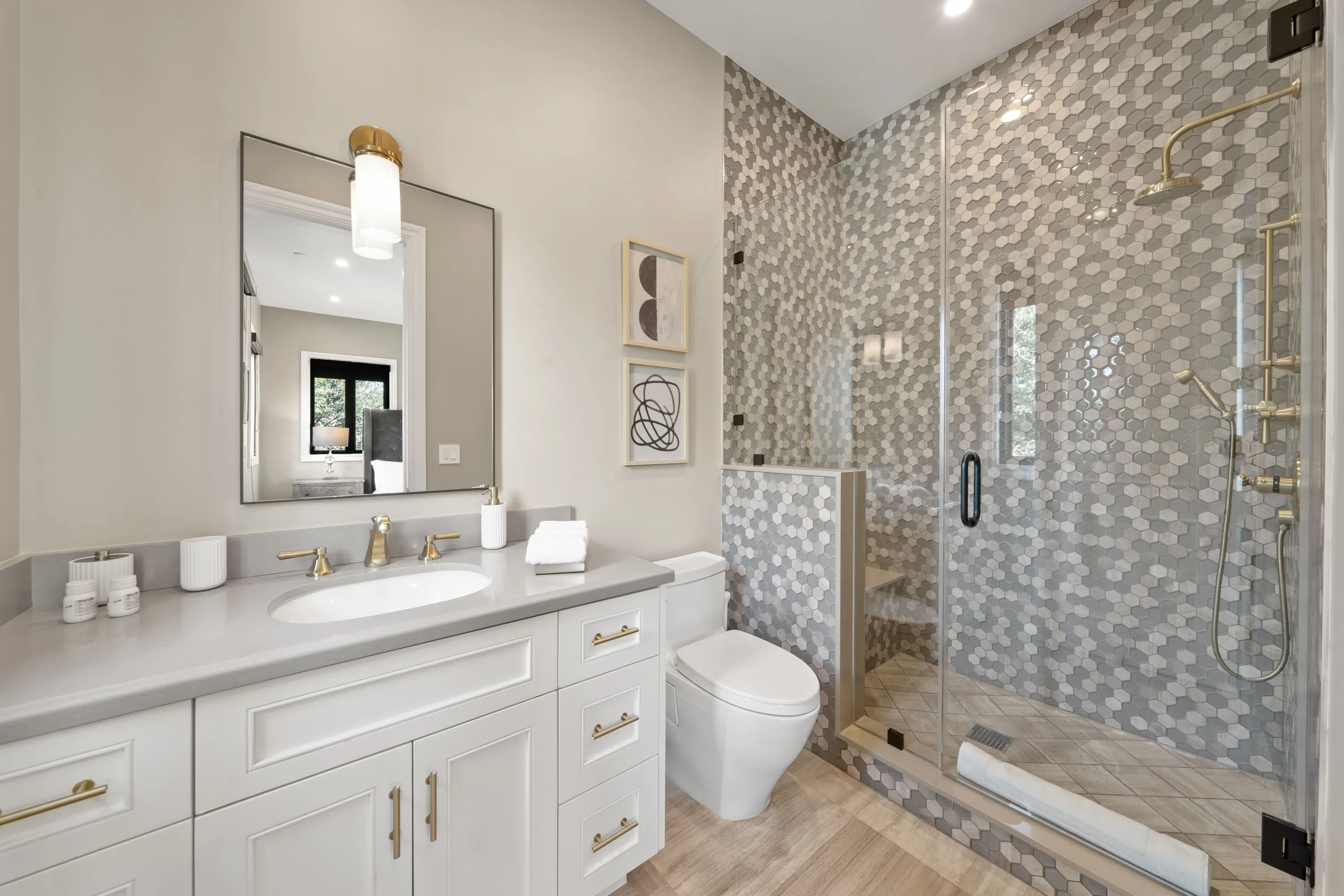 Camden Classic luxury villa in Beverly Hills featuring sophisticated contemporary design, elegant furnishings, spacious living areas, and premium finishes in an exclusive Los Angeles vacation rental.