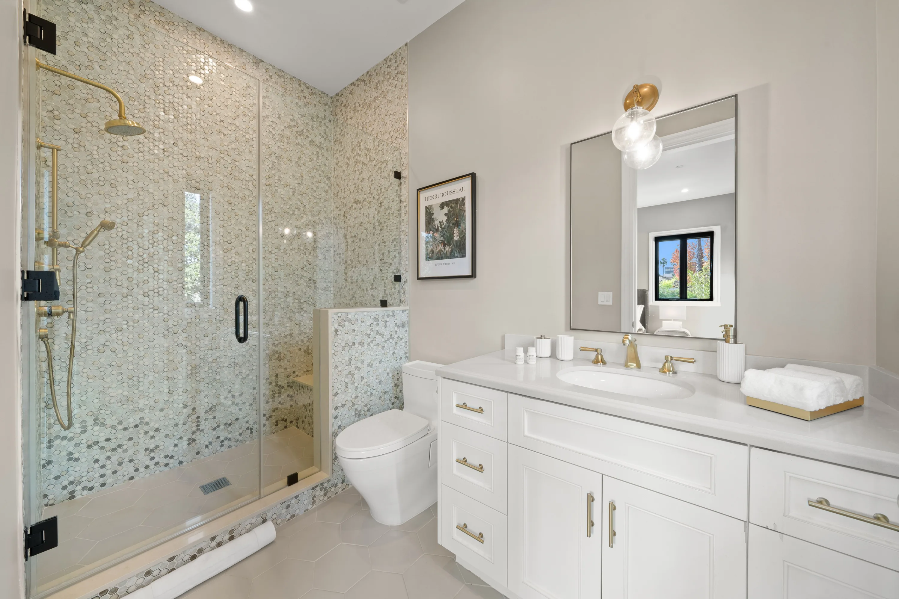 Camden Classic luxury villa in Beverly Hills featuring sophisticated contemporary design, elegant furnishings, spacious living areas, and premium finishes in an exclusive Los Angeles vacation rental.