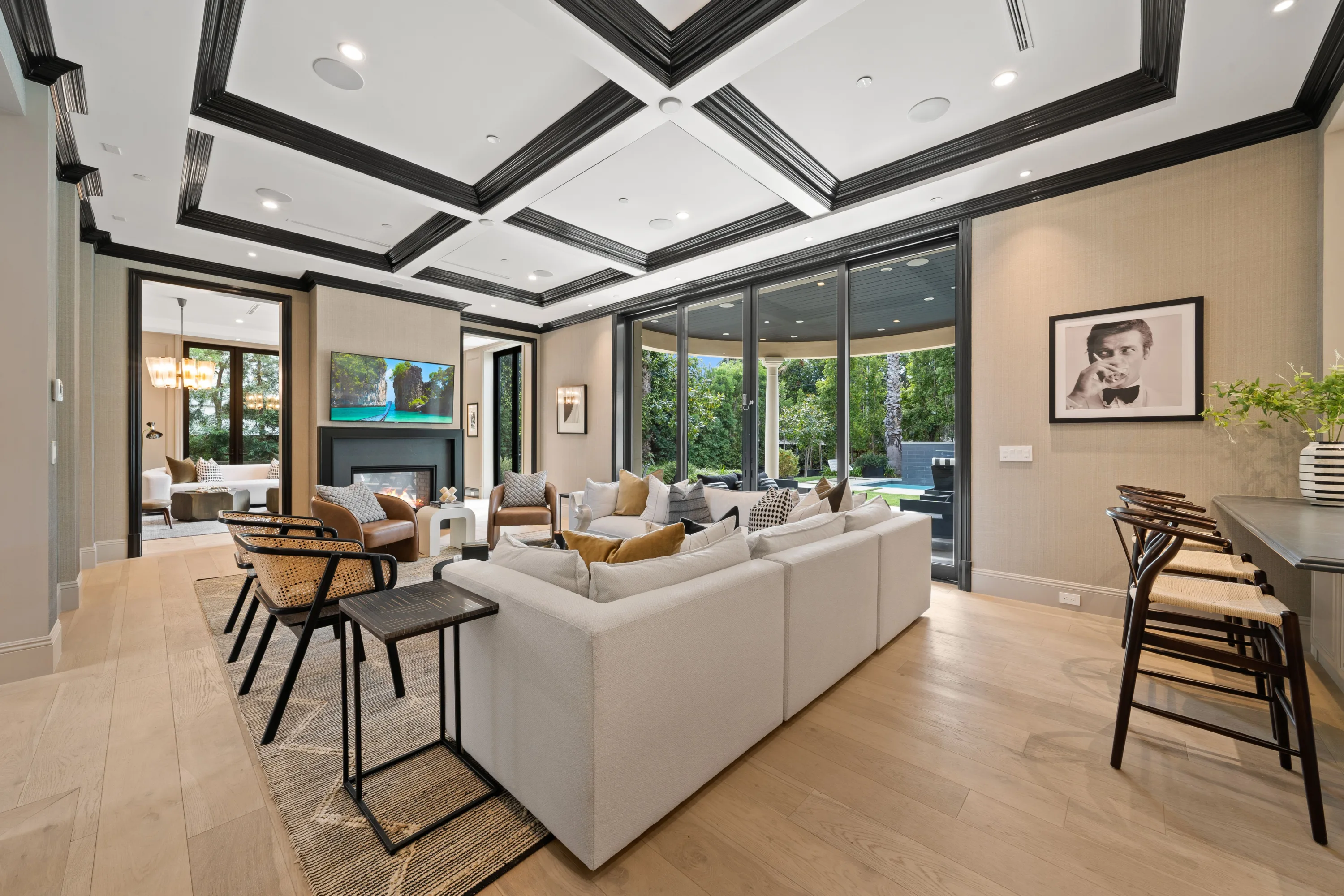 Camden Classic luxury villa in Beverly Hills featuring sophisticated contemporary design, elegant furnishings, spacious living areas, and premium finishes in an exclusive Los Angeles vacation rental.