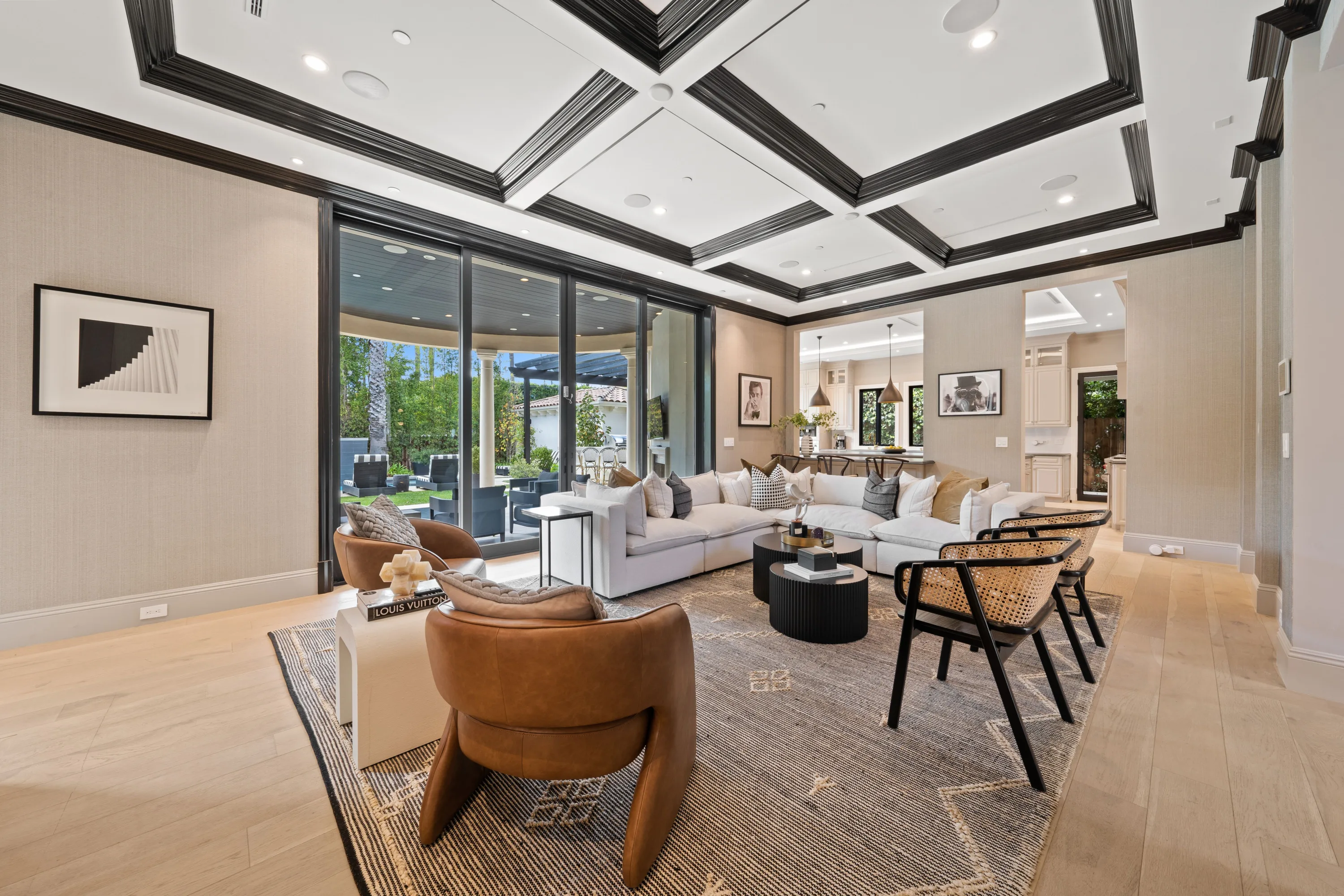 Camden Classic luxury villa in Beverly Hills featuring sophisticated contemporary design, elegant furnishings, spacious living areas, and premium finishes in an exclusive Los Angeles vacation rental.