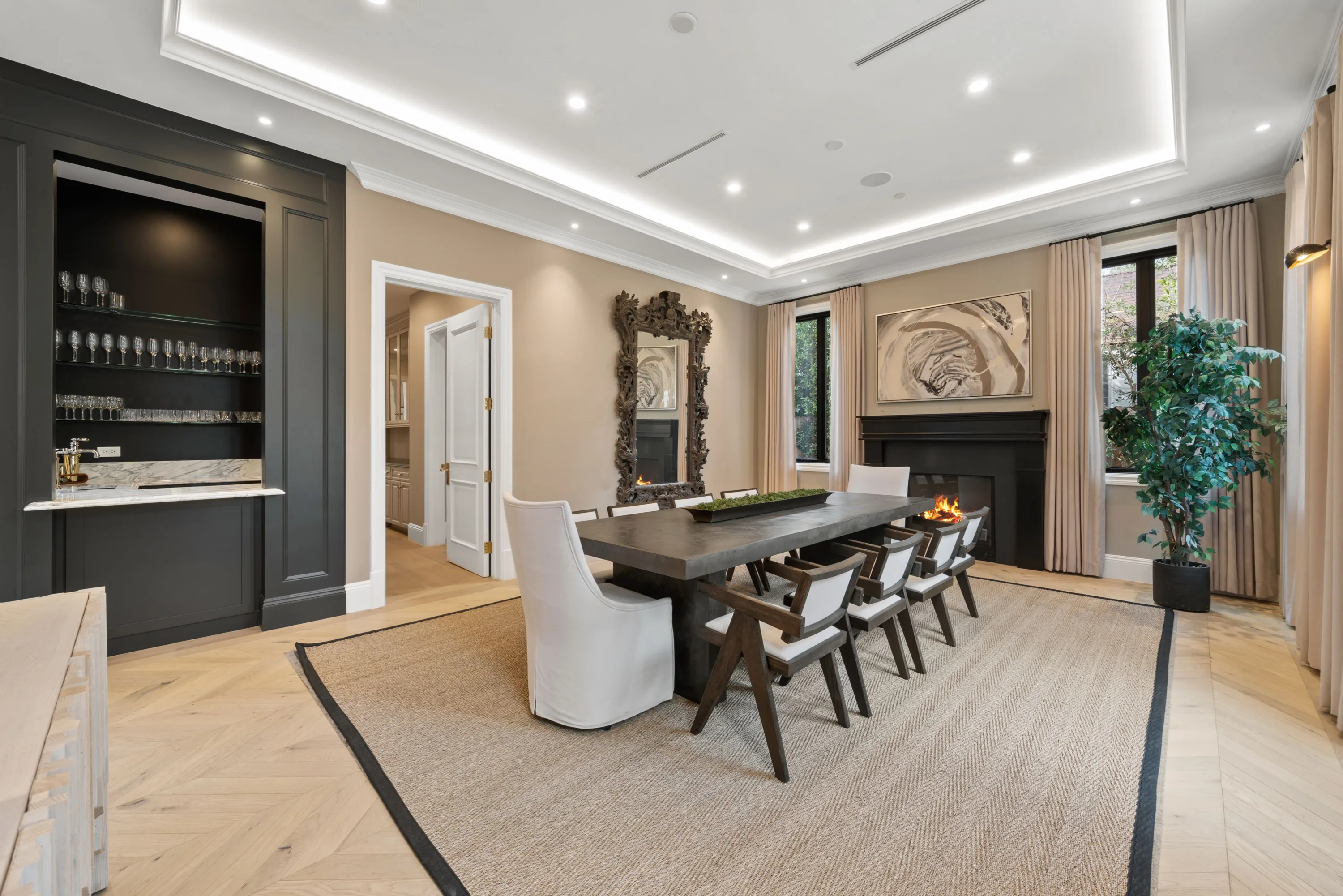 Camden Classic luxury villa in Beverly Hills featuring sophisticated contemporary design, elegant furnishings, spacious living areas, and premium finishes in an exclusive Los Angeles vacation rental.