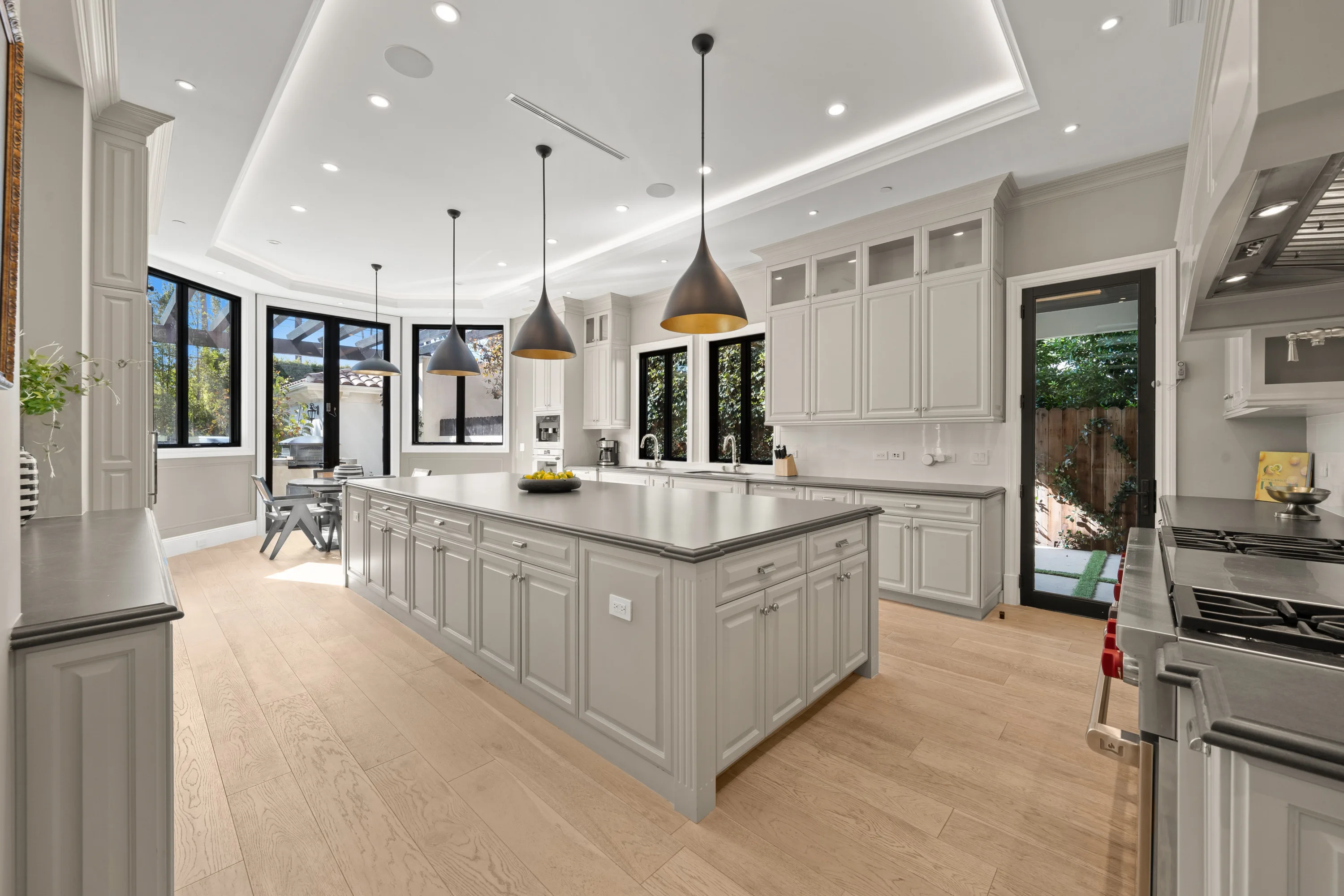 Camden Classic luxury villa in Beverly Hills featuring sophisticated contemporary design, elegant furnishings, spacious living areas, and premium finishes in an exclusive Los Angeles vacation rental.
